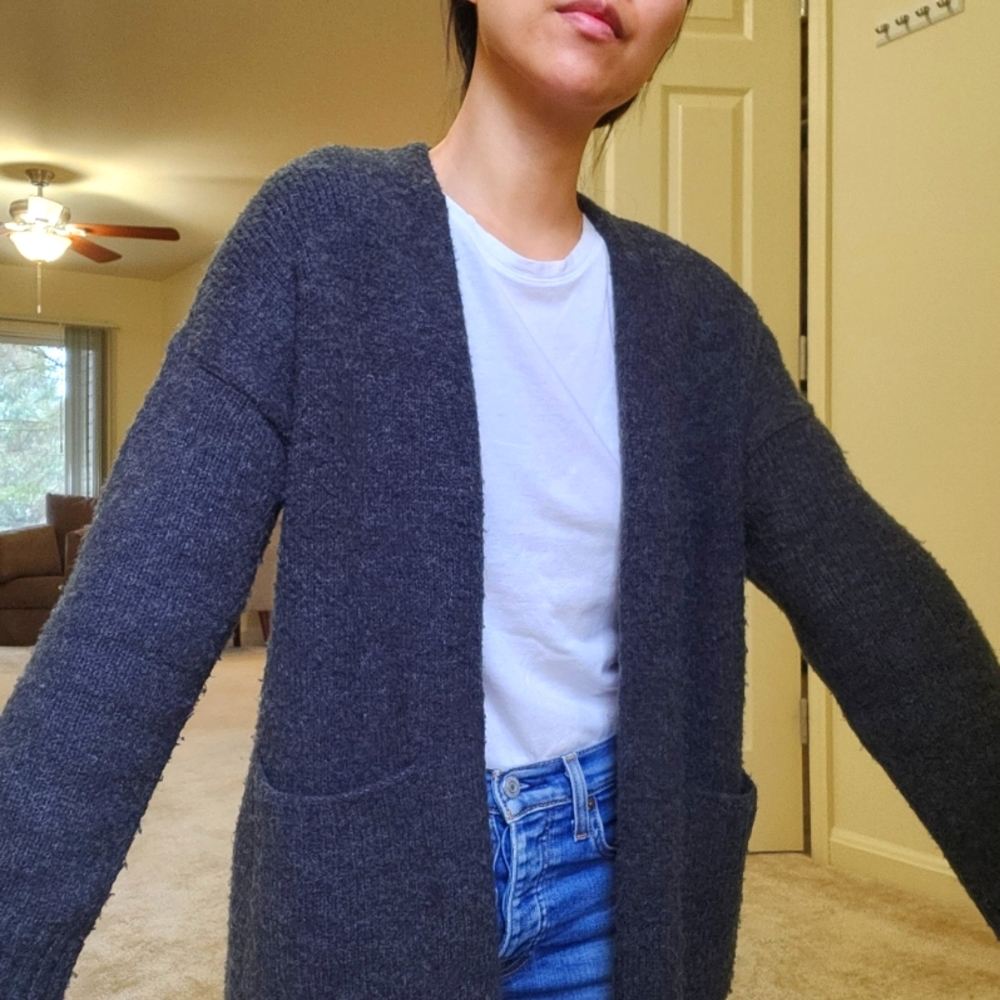 Oversized Knit Cardigan - Picture 4 of 10
